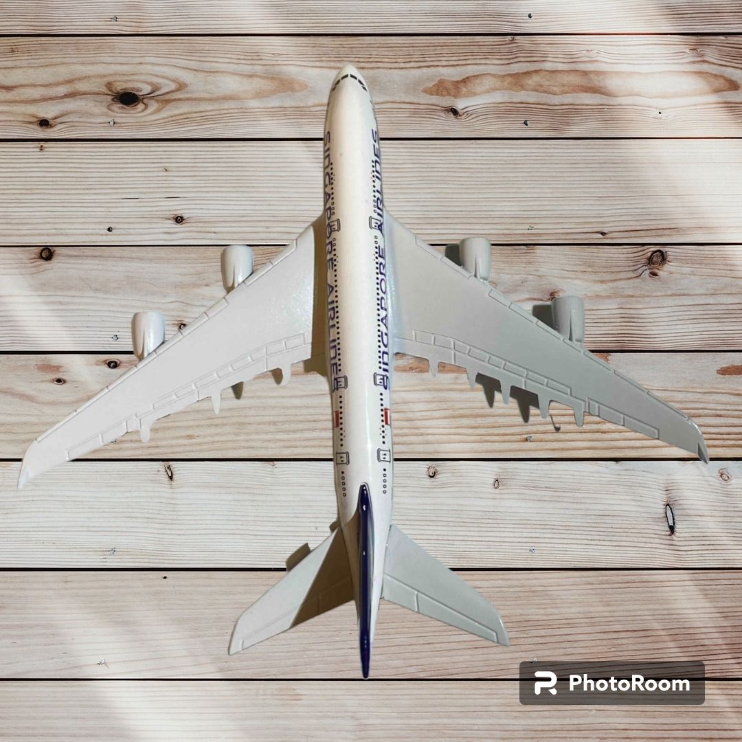 飛行機模型・新品】シンガポール航空 A380－800 全長14cm - メルカリ