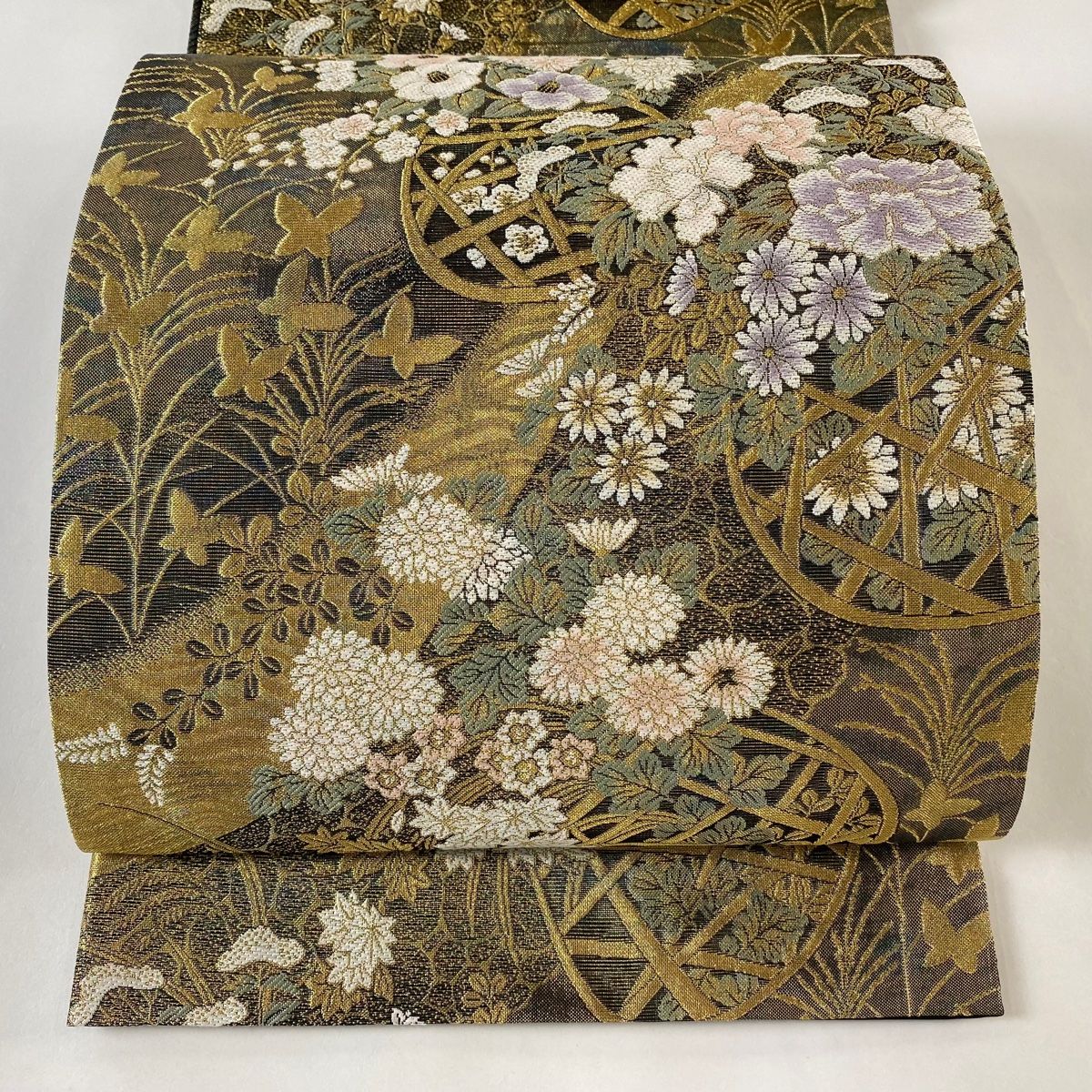 袋帯 中古品 鱗 花 金糸 箔 ベージュ 両面 博多織 袋帯 秀品 鱗 花 金糸 箔 ベージュ 六通 正絹 中古 : リユース