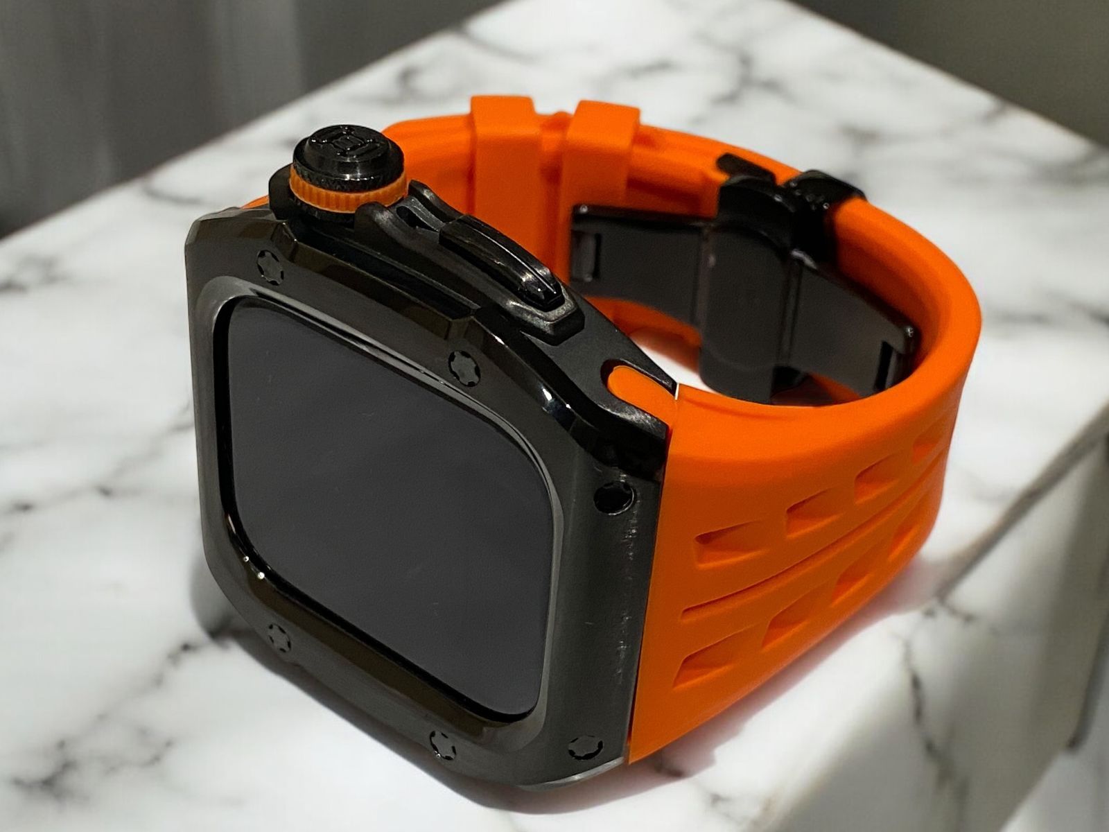 Apple Watch オレンジ ヴァイトンラバーバンド ケース カバー タイトル  