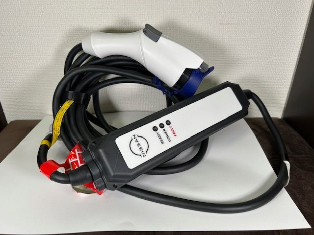 【美品】日産リーフ充電ケーブル　29690　3NK5E（AC200V/15A）