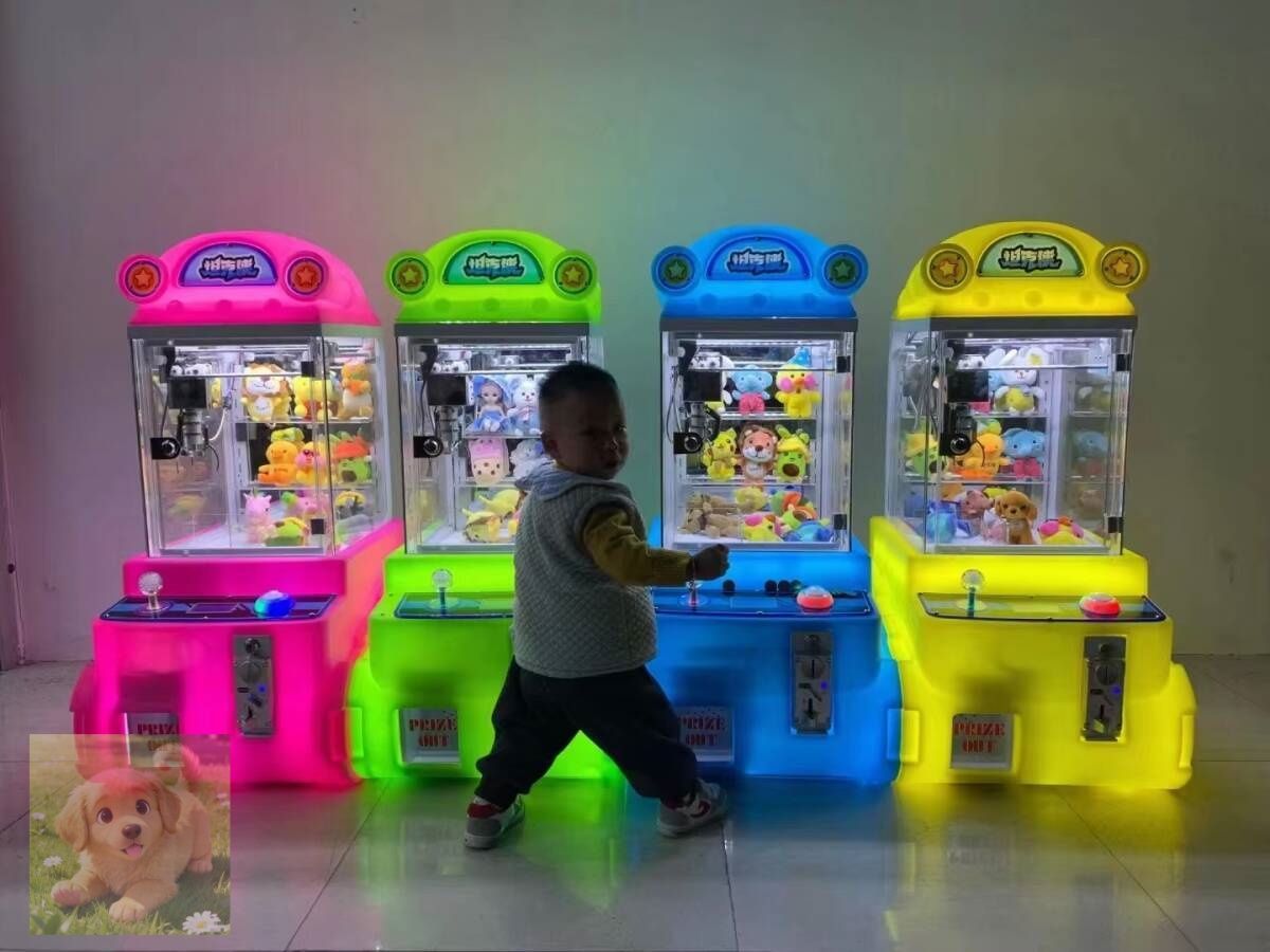 戦車フォルムの小型クレーンゲーム機クレーンゲーム