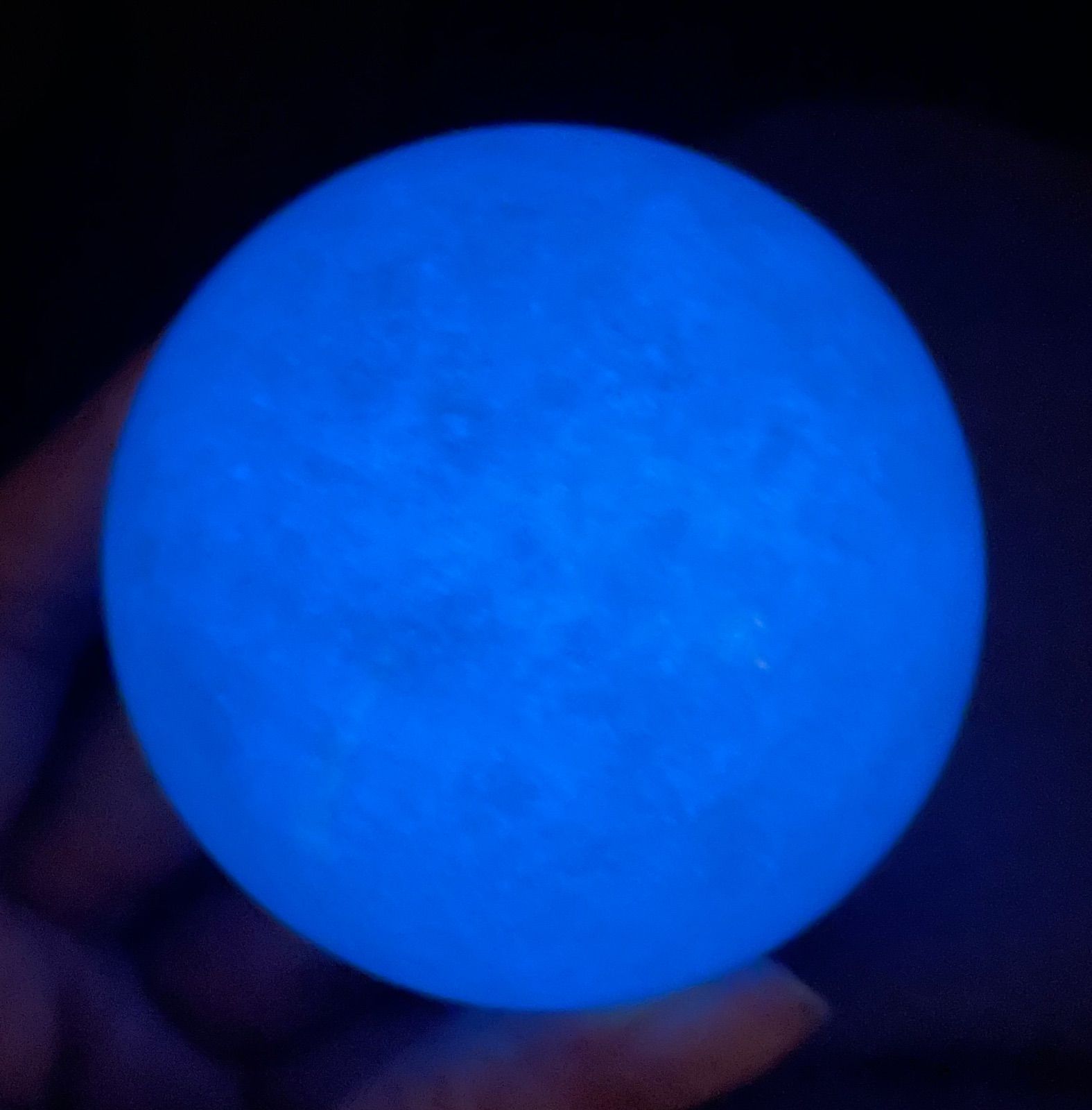 夜光珠丸玉 天然蛍石原石 発光球 ルミナスストーン