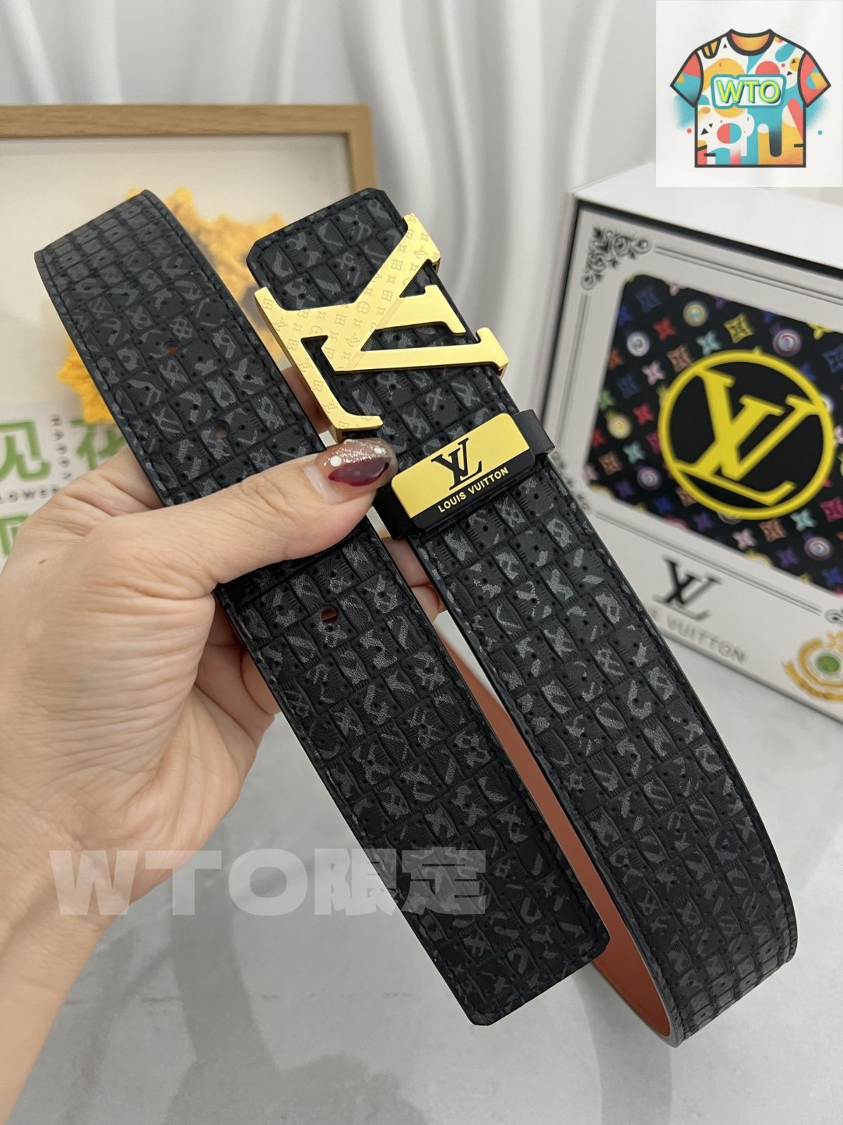 LOUIS VUITTON ルイヴィトン　ベルト Louis Vuitton ルイヴィトン レザーベルト LV ピラミッド