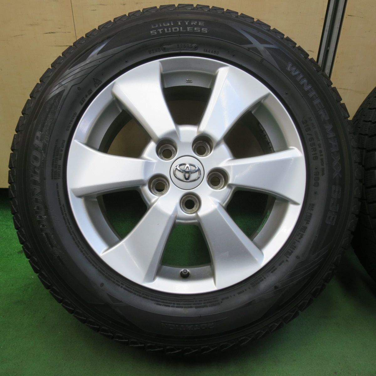 キレイ トヨタ 20系 ヴェルファイア アルファード 純正 215 65R16 スタッドレス ダンロップ ウインターマックス SJ8 16インチ PCD114.3 5H 5101502イス