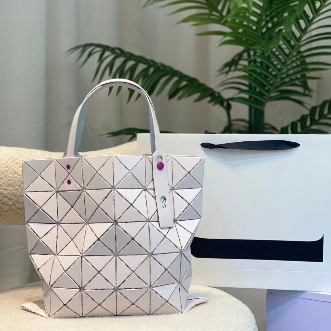 BAO BAO ISSEY MIYAKE QUATRO バオバオ クアトロ BAO BAO ISSEY MIYAKE QUATRO バオバオ クアトロ