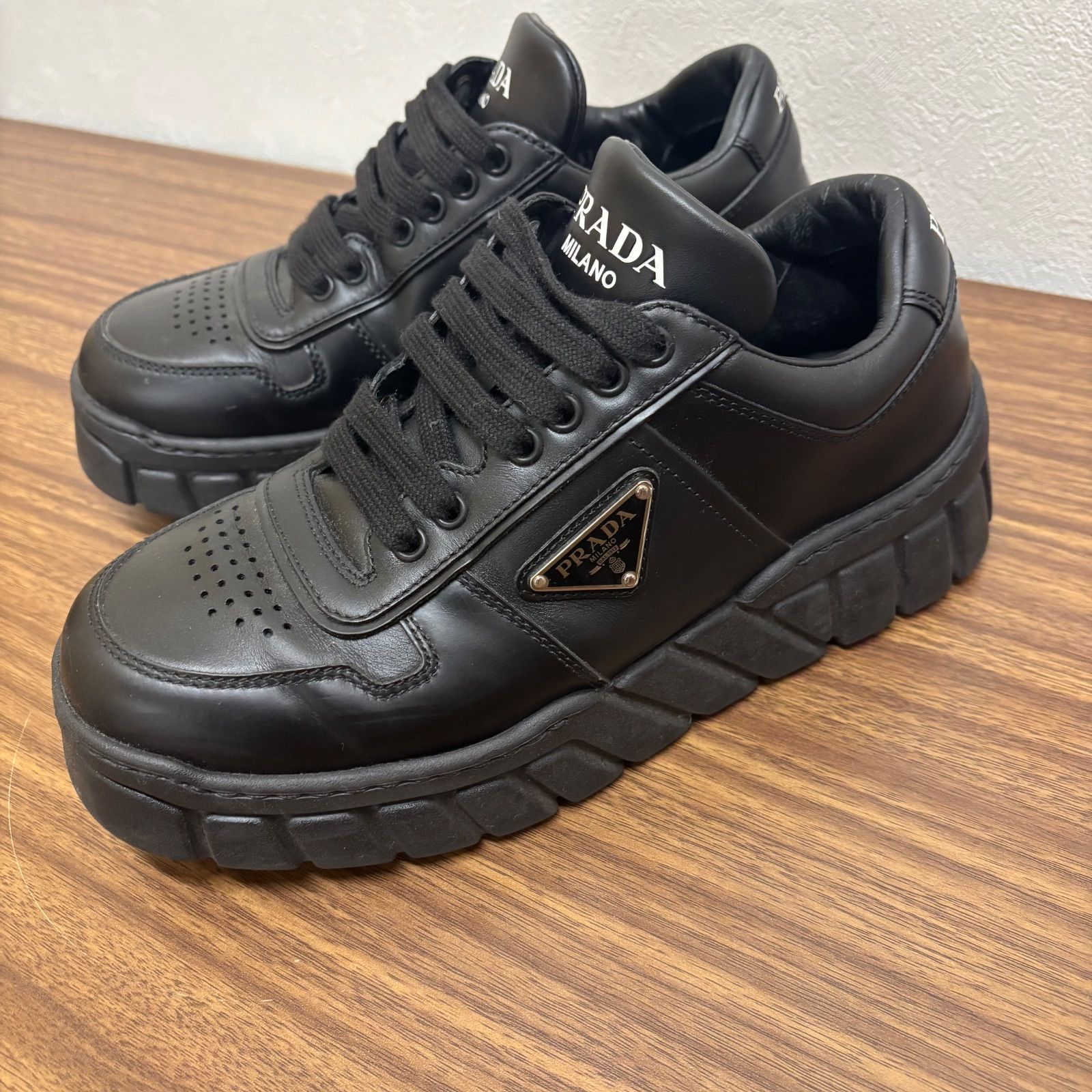 美品】PRADA-スニーカー- ◎【美品】PRADA プラダ Triangle Logo  