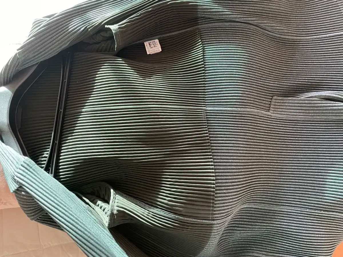 ISSEY MIYAKE イッセイミヤケ HOMME PLISSÉ オムプリッセ コート ほぼ