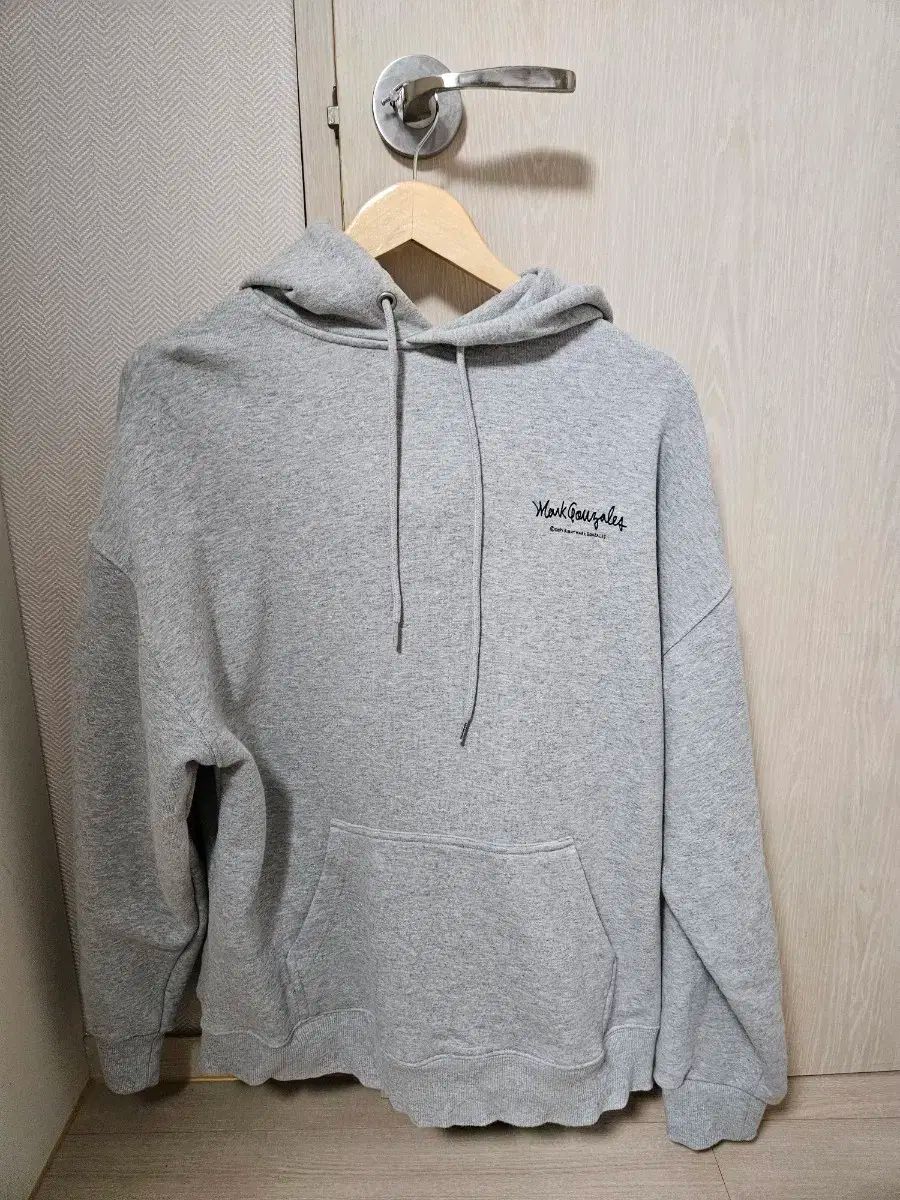 【雷市場（ポンジャン）商品韓国直送】 Mark Gonzales(マークゴンザレス) スモールロゴ フード付きTシャツ ほぼ 新品