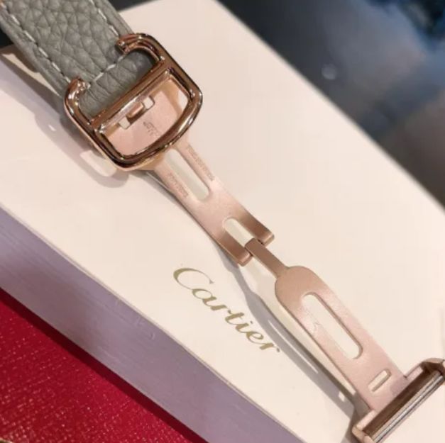 Ballon Bleu de Cartierカルティエブルーバルーン腕時計ラグジュアリー  