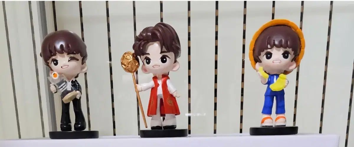 セール中 CELINE トリオンフゴールドチェーンピアス(両耳用)