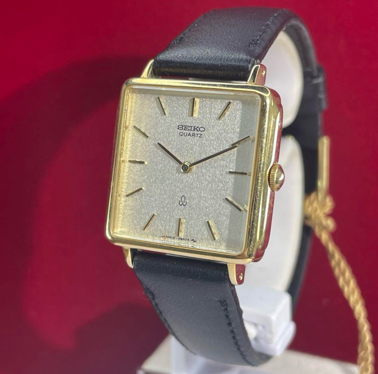 80s 未使用品 SEIKO ソシエ クォーツ 電池交換済 革ベルト新品 腕時計 80s 未使用品 SEIKO ソシエ クォーツ 電池交換済 革ベルト新品