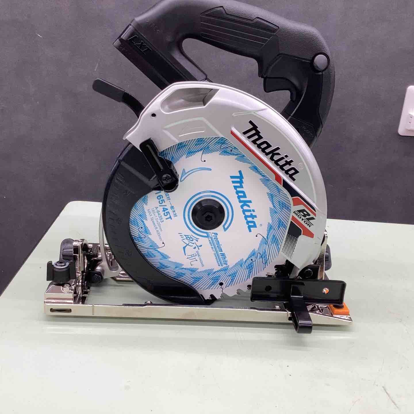 マキタ makita コードレス丸のこ HS631DZSB 越谷店