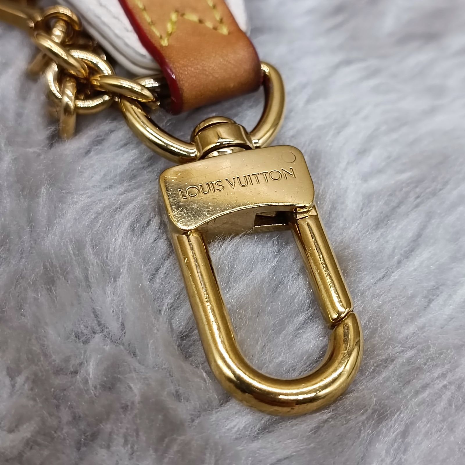 LOUISVUITTON 》 ルイヴィトン キーホルダー LVチェリシュド M01726