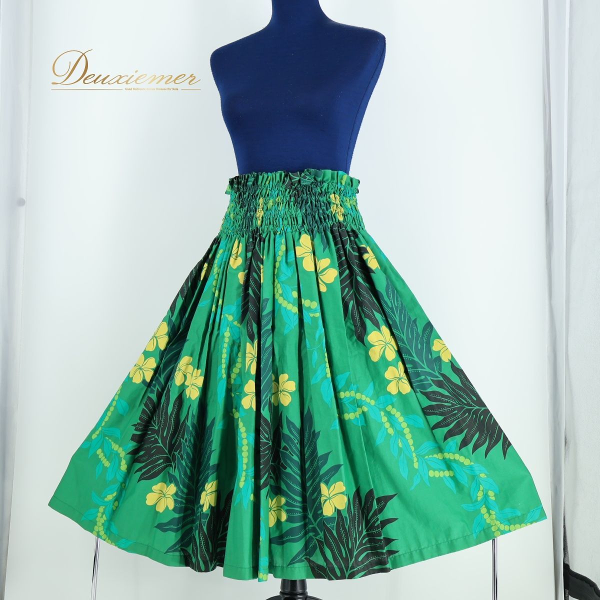 価格交渉OK【新品】 ヨーロッパ製 アンティーク調 モダン ドレストルソー 価格交渉OK【新品】 ヨーロッパ製 アンティーク調 モダン ドレス