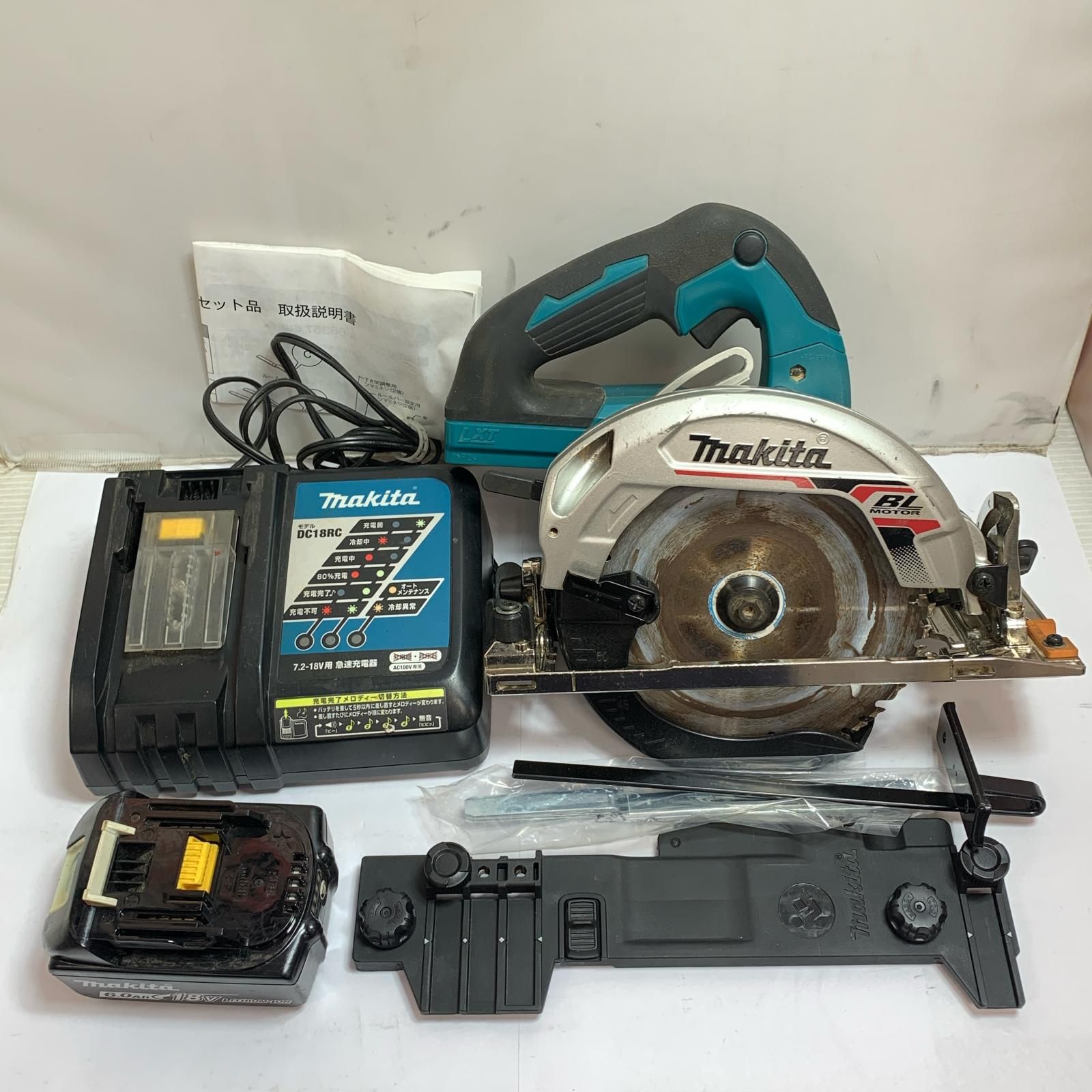 ♭♭MAKITA マキタ 充電式丸ノコ 充電器 充電池1個 ケース付 HS631D