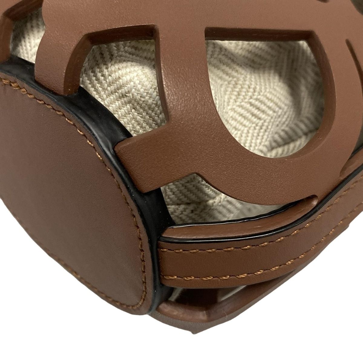 LOEWE(ロエベ) ショルダーバッグ美品 アナグラム カットアウト