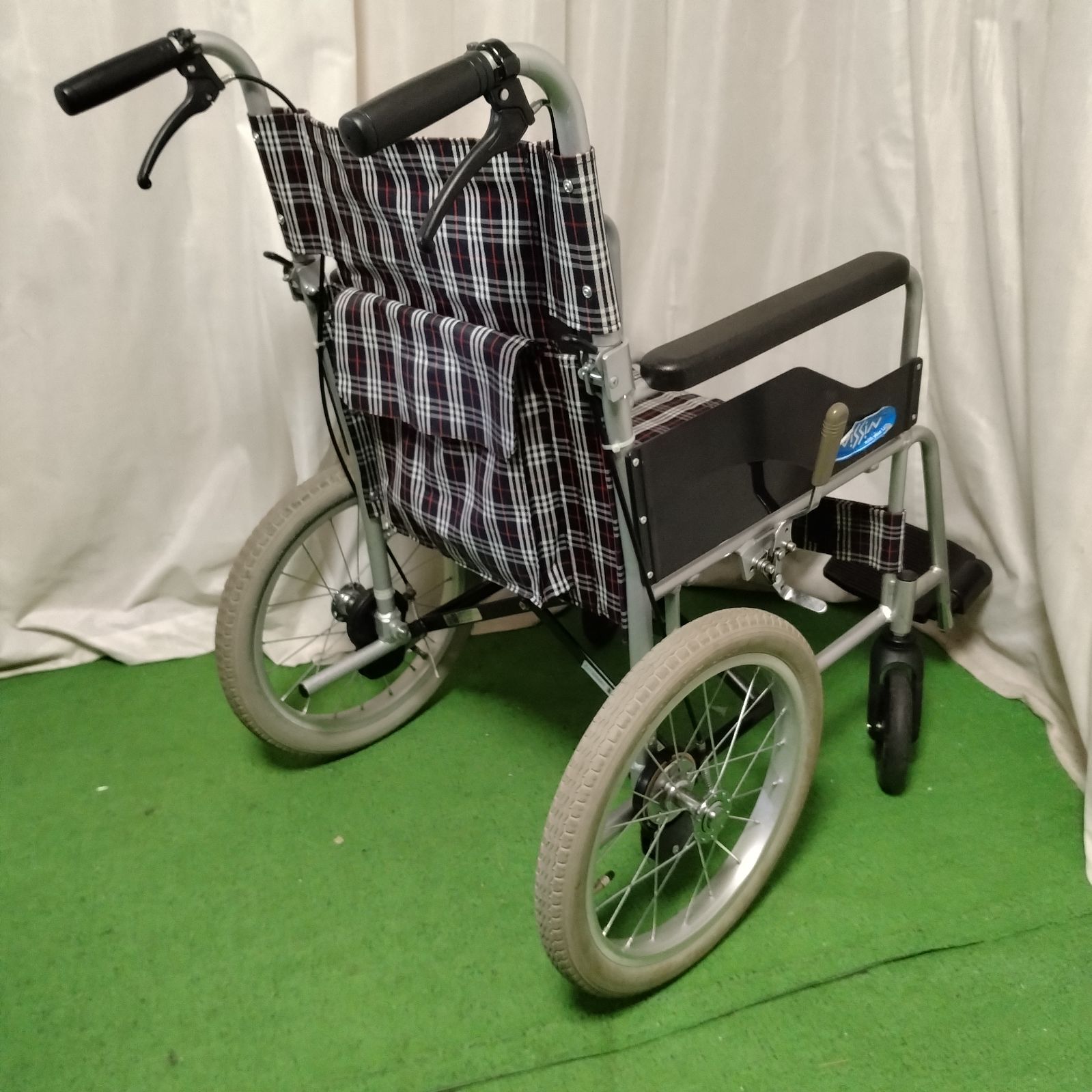 介助式車いす 標準型 NC-2CB 日進医療器 車椅子 車イス