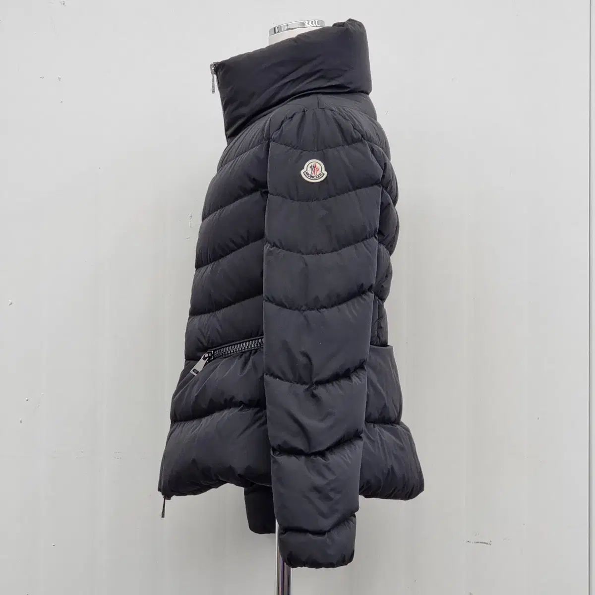 2 MONCLER(モンクレール) MIRIEL ミリエル ダウン ジャケット