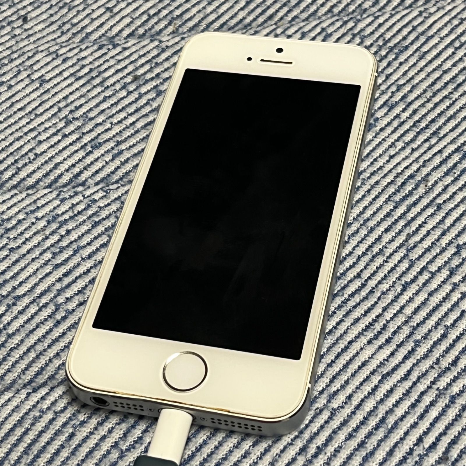 iPhone 5s 16GB Silver - メルカリ