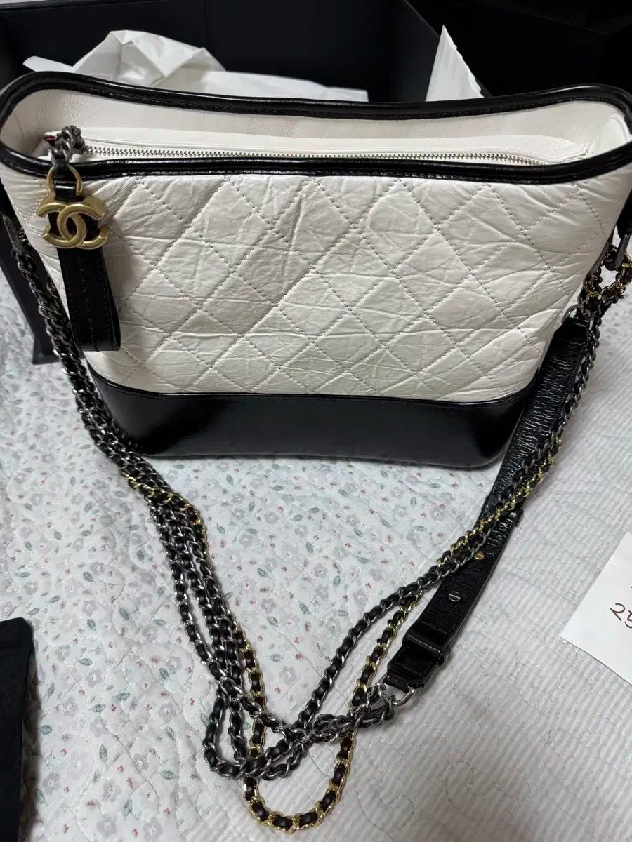 Chanel シャネル ホーボー New Medium 25 ブンダエ