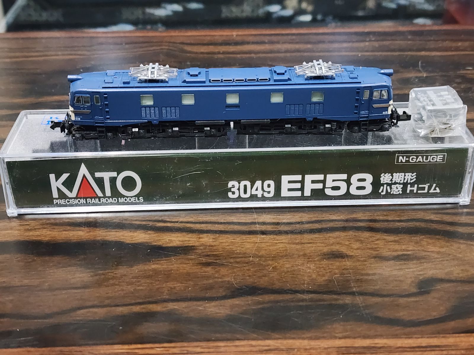 ジャンク カトー Nゲージ 3049 EF58 後期型 小窓ゴム(01-08-24) - 鉄道模型