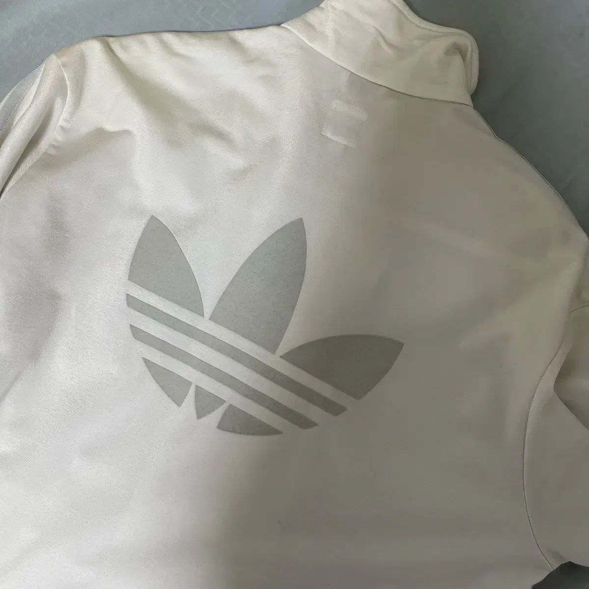 adidas アディダス 白 シルバー グレー ビックロゴ ファイヤーバード ジャージ