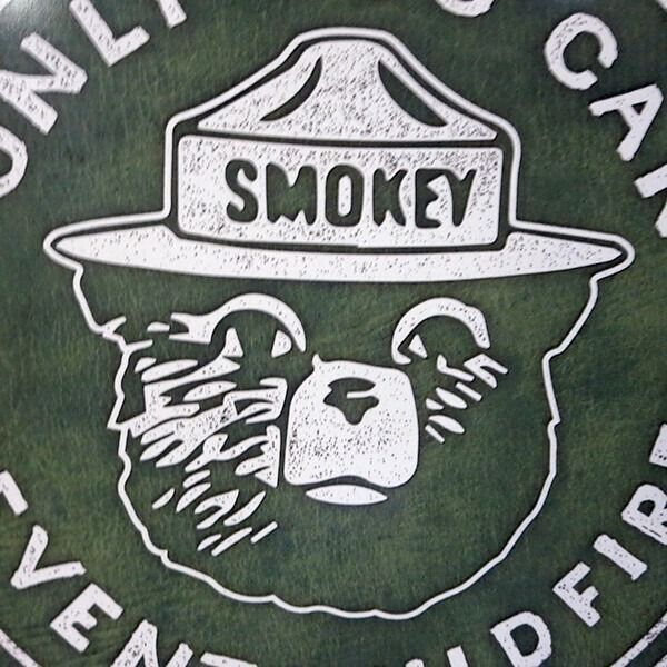 ラウンド メタルサイン SMOKEY BEAR スモーキーベア ブリキ看板