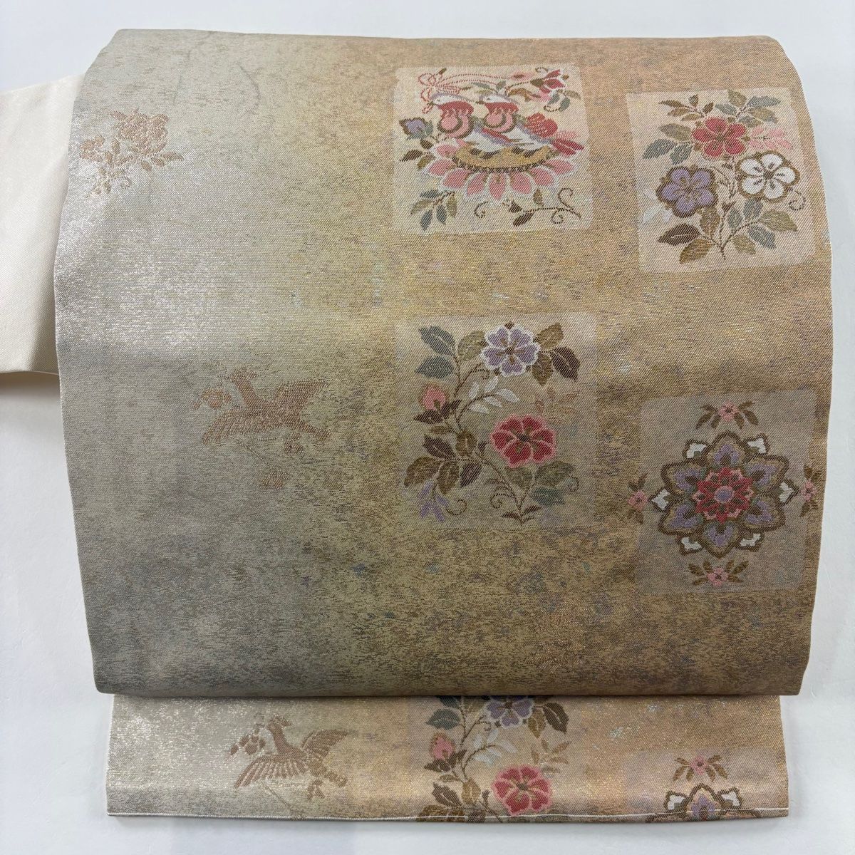 名古屋帯 美品 優品 関西仕立て 草花 花喰い鳥 金糸 箔 金色