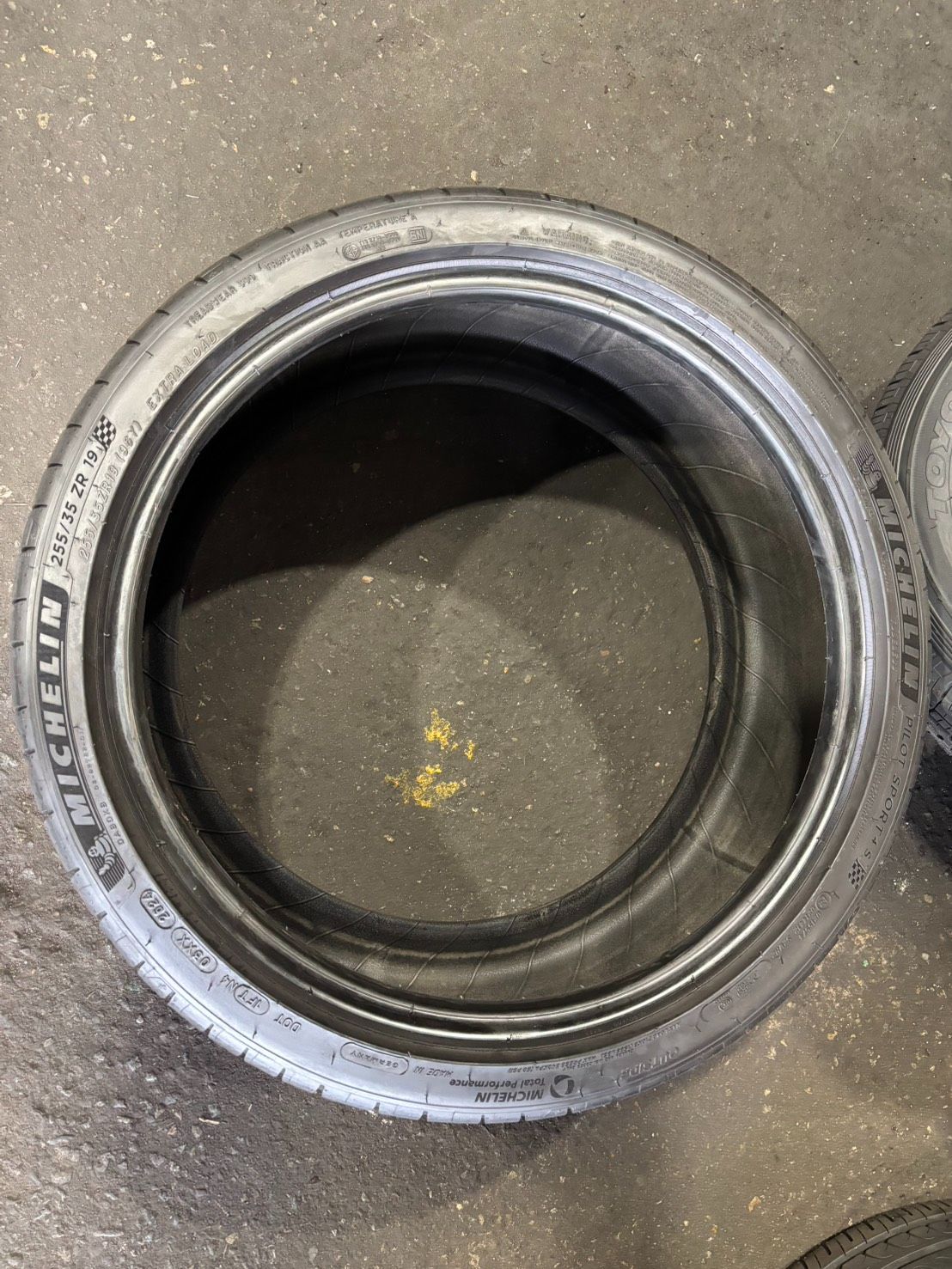 ミシュラン２４年 PILOT SPORTS 4S 255 35ZR19 96Y １本