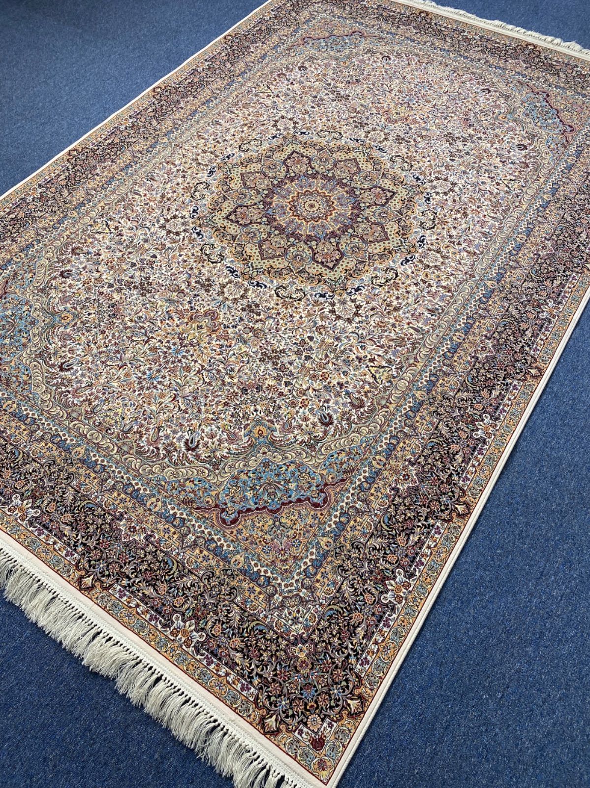 ペルシャ絨毯151×242新品未使用 カーペット ラグ Made in Iran ペルシャ絨毯 151×242 新品未使用 カーペット ラグ Made in Iran