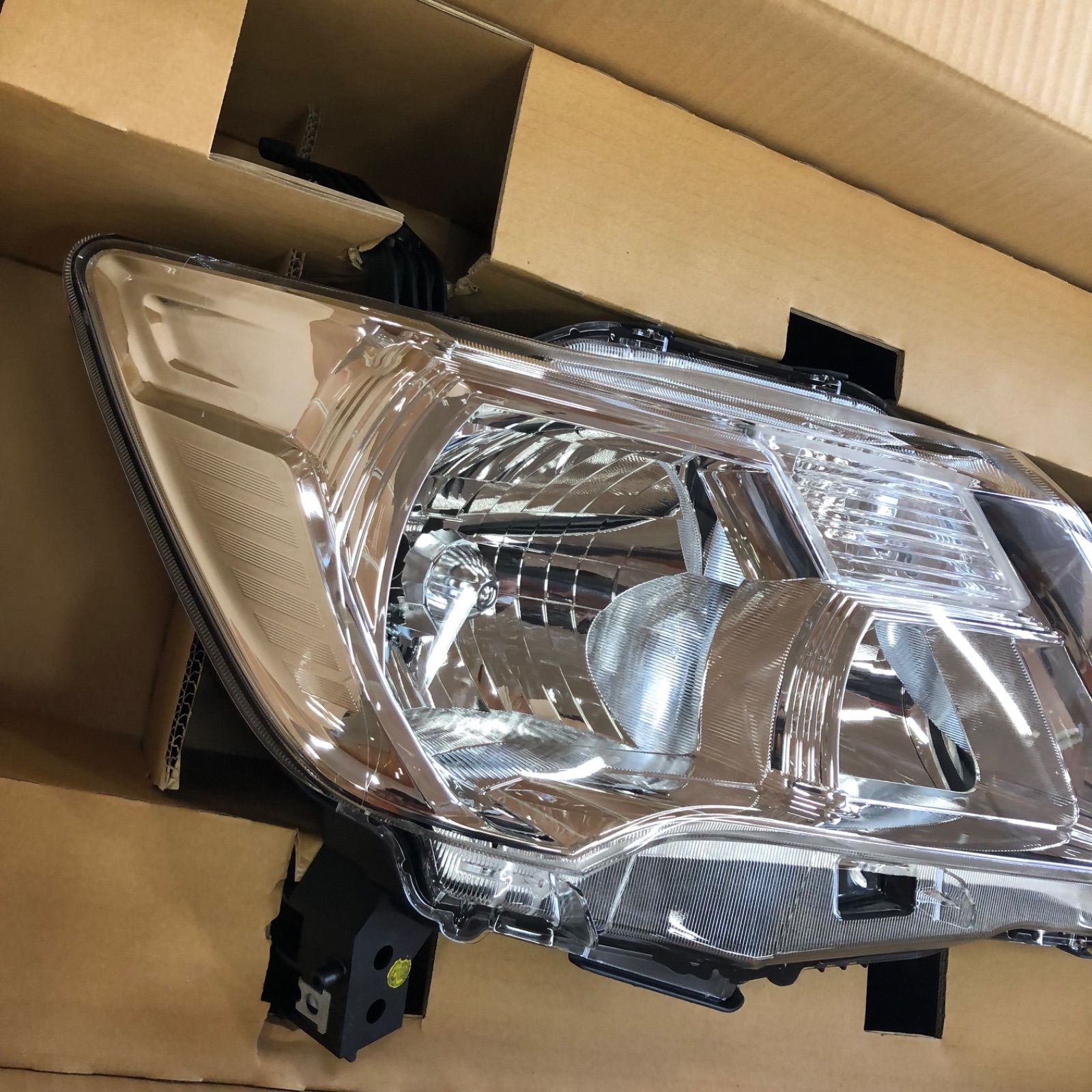 C26 セレナ ヘッドライト 日産純正部品 26025-1VA0D FFCRYSTALESIA_COM