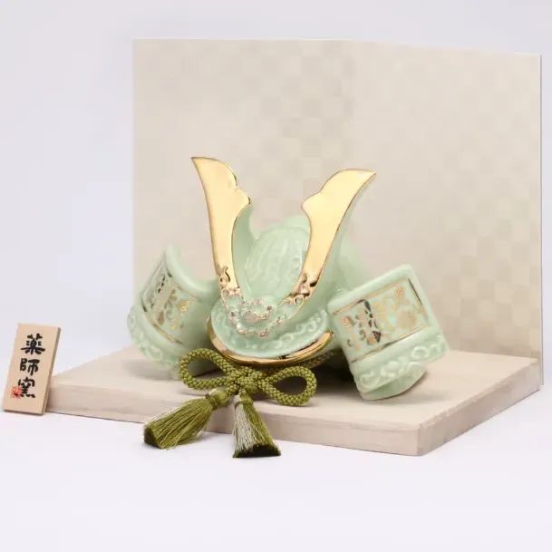 小さい兜