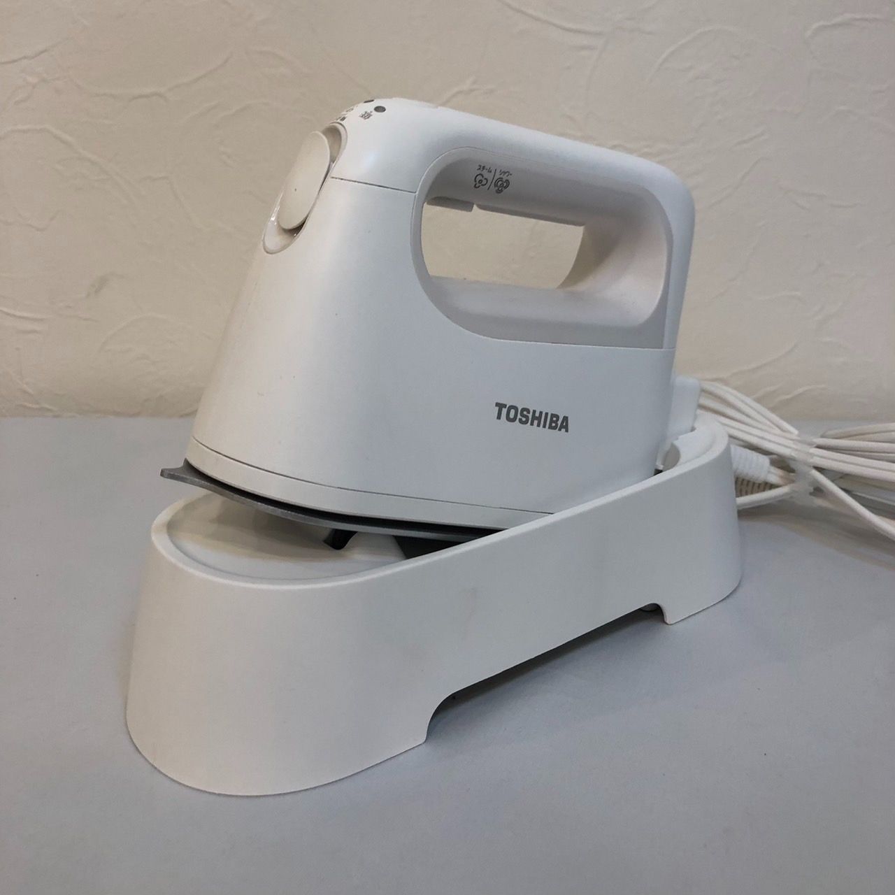 中古美品】コードレス衣類スチーマー TAS-X7 東芝 TOSHIBA 2023