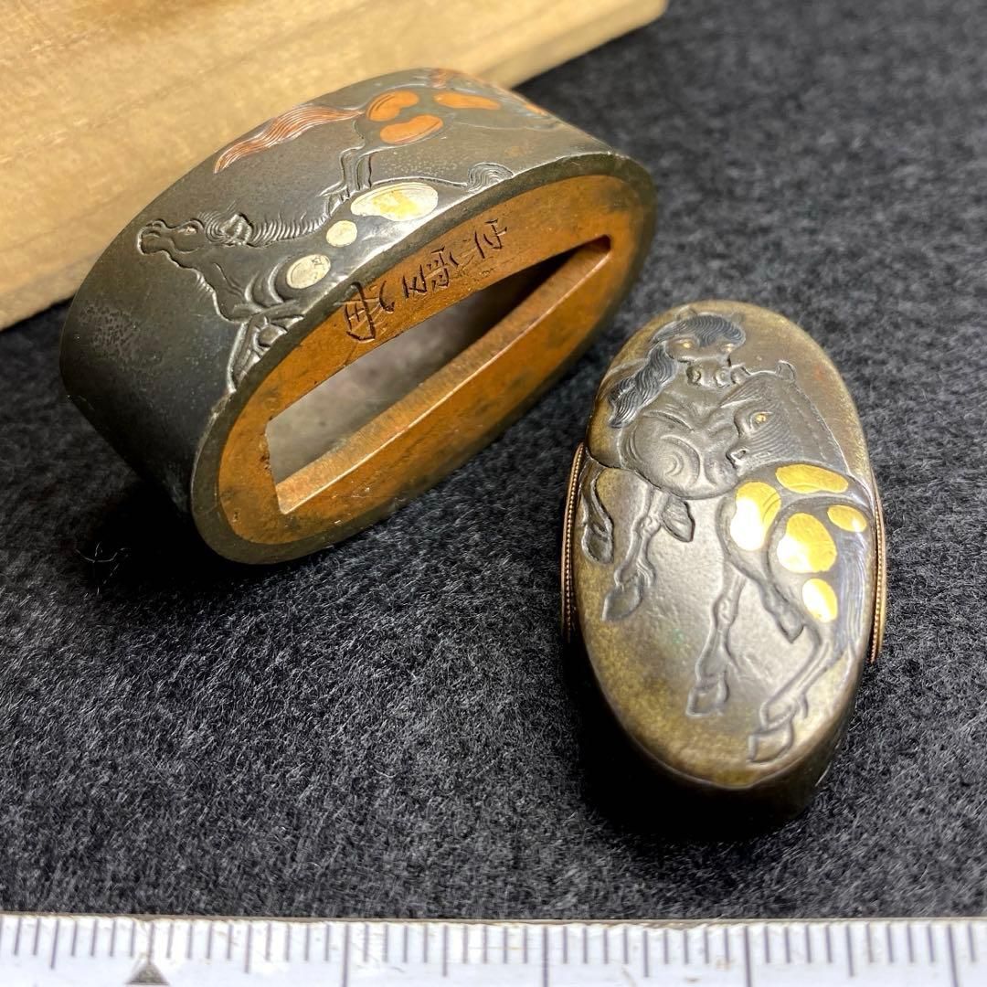 宗雪在銘 馬図縁頭花押入 共箱 42g 東Y6-0621 2Fトコカ