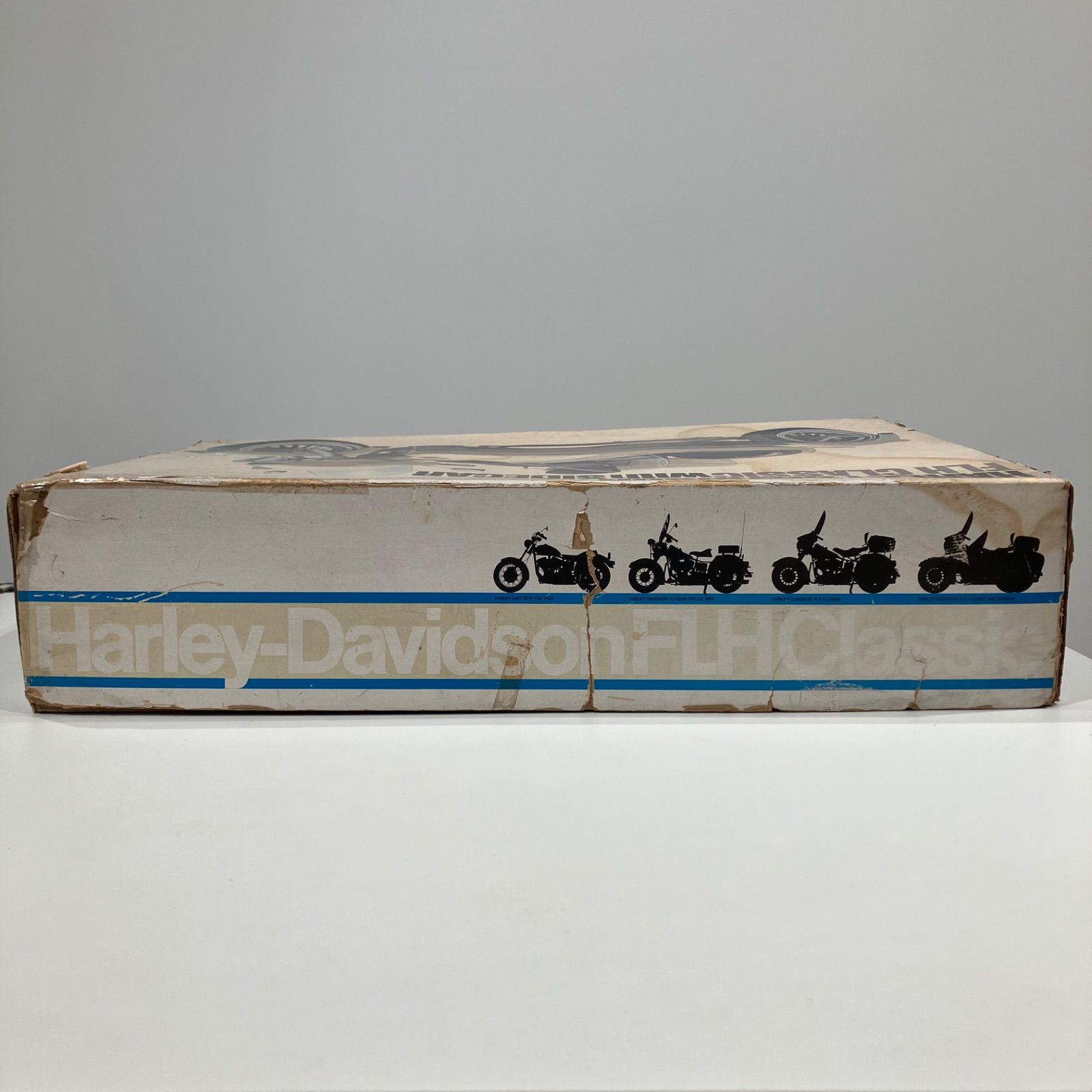 ハーレーダビッドソン FLH クラシック サイドカー付き 1/6 プラモデル