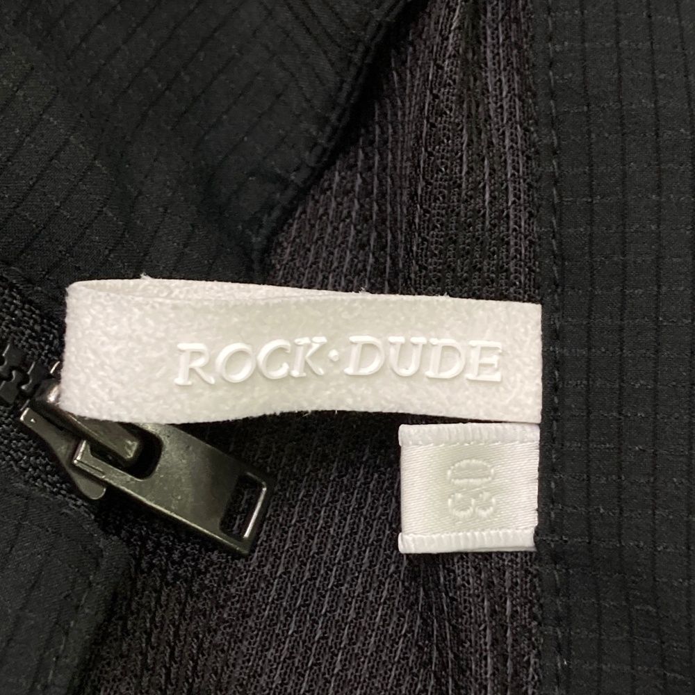 サイズ：3 ROCK DUDE ロックデュード  ハーフジップ 半袖Tシャツ  ブラック系 [240101477075] ゴルフウェア メンズ ストスト サイズ：3 ROCK DUDE ロックデュード ハーフジップ 半袖Tシャツ