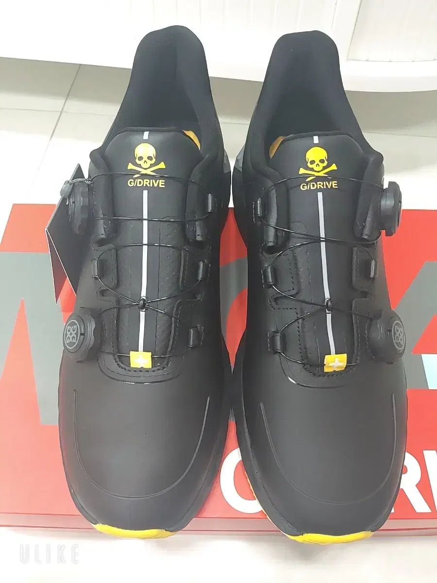 ゴルフシューズ