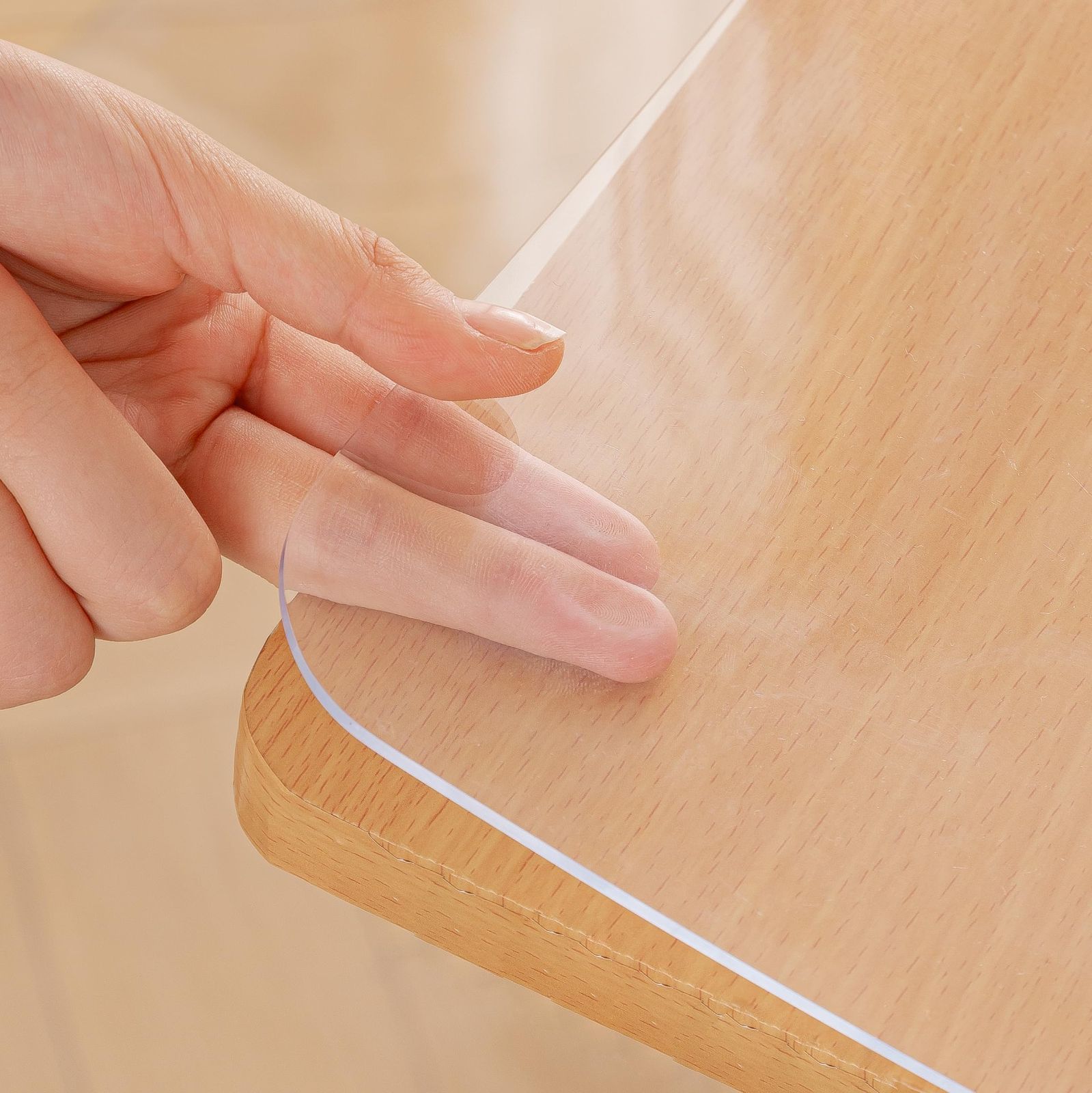 マルチサイズデスクプロテクターマット、長方形クリア、防水、PVCプラスチックダイニングテーブルカバーパッド、厚さ1.5mm、卓上、コ デスクプロテクター マット、長方形クリア、防水、PVCプラスチックダイニングテーブルカバーパッド、厚さ1.5mm、テーブルトップ、コー ... 厚さ1.5mmのクリアテーブルプロテクター、防水、PVCプラスチックダイニングテーブルデスクカバーパッド長方形、テーブルトップ、コー