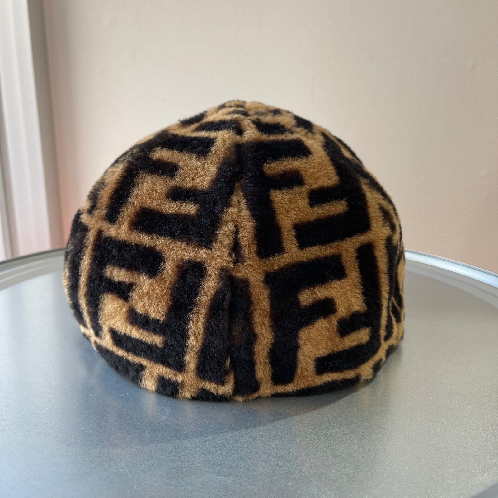 極美品 FENDI フェンディ ズッカ 手袋 ウール100% 極美品 FENDI フェンディ ズッカ 手袋 ウール100% FENDI 未使用
