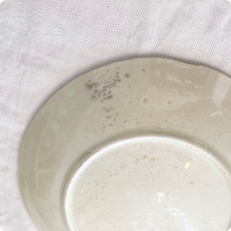 フランスアンティークイチゴ柄が印象的な サルグミンヌ バルボティーヌ