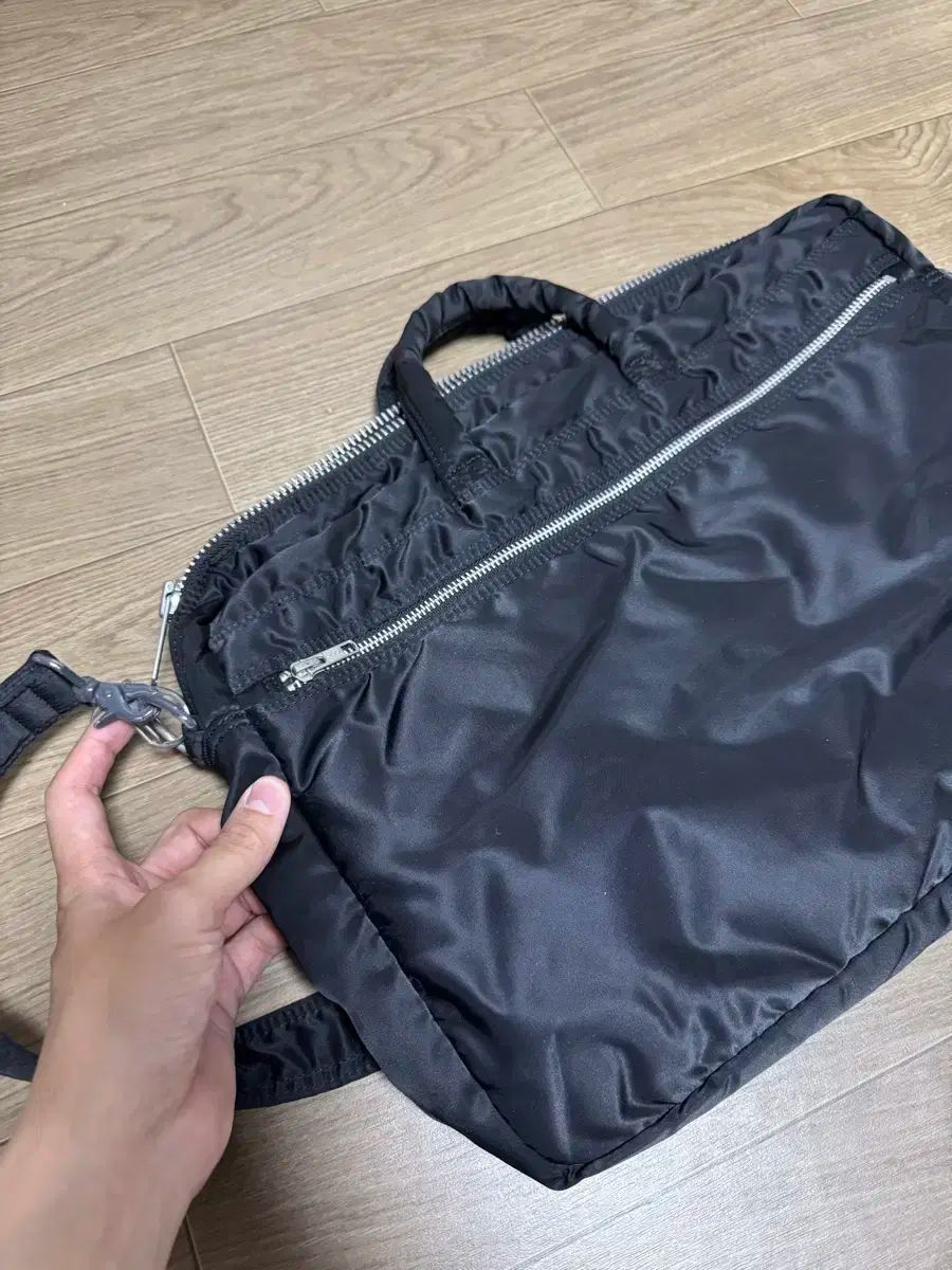 ブリーフケース