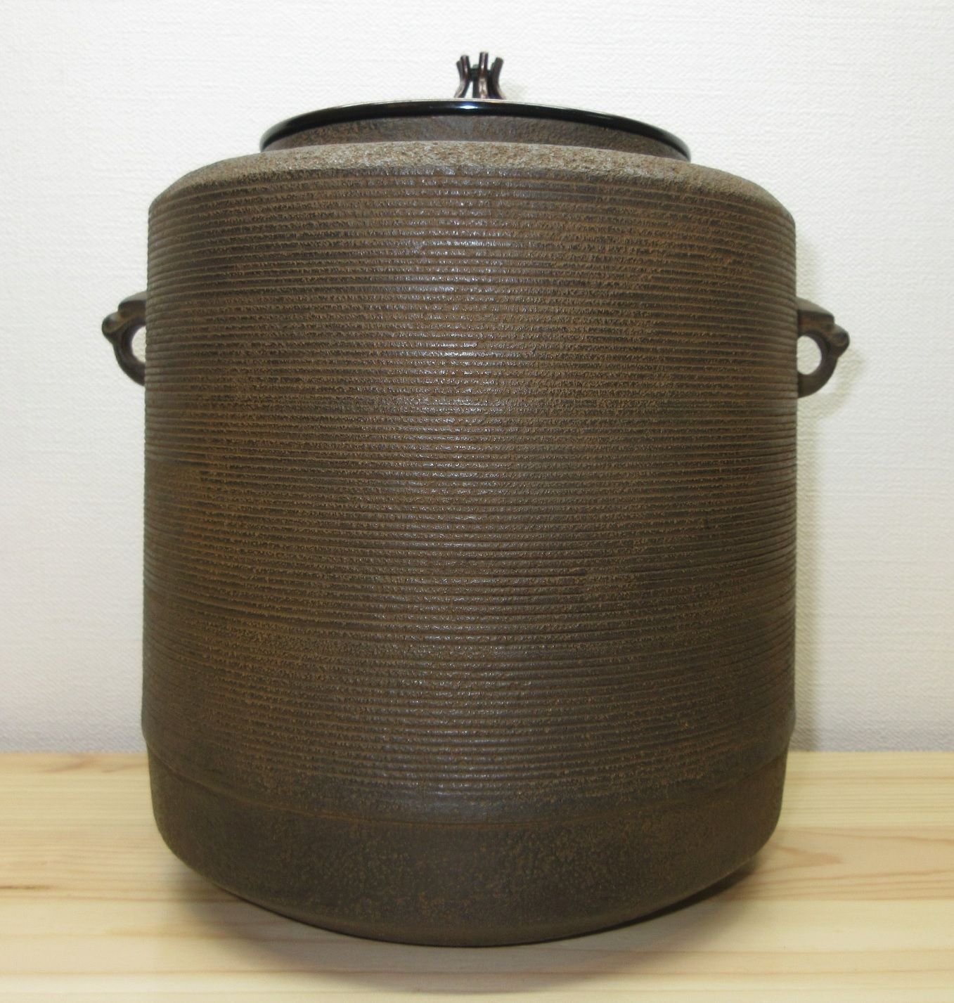 送料込【逢絢亭】茶道具 釜 風炉釜 鶴首釜 裏千家書付 佐々木宗彦 共箱入り 送料込【逢絢亭】茶道具 釜 風炉釜 鶴首釜 裏千家書付 佐々木宗彦