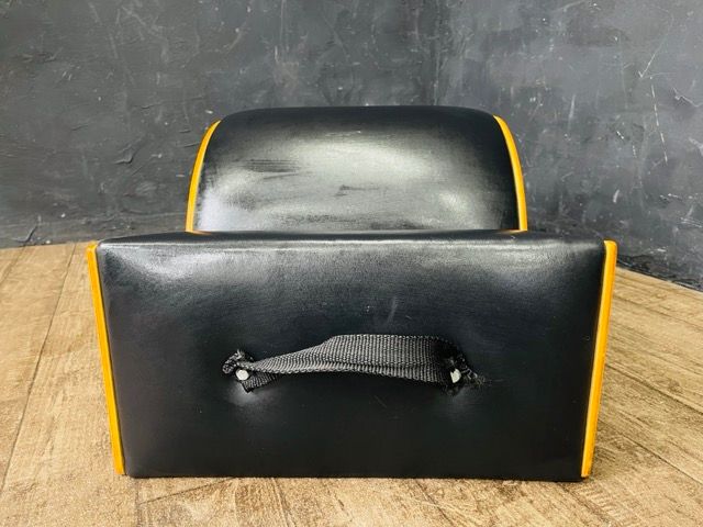 猫背矯正 ピラティスマシン