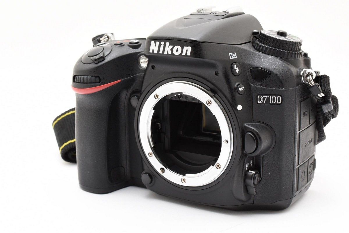 D7100