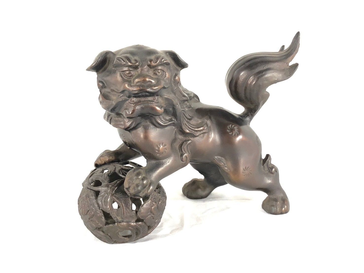 中国　光緒天宝足銀　神獣彫　板指　1985 オブジェ】高岡銅器『玉獅子 中』鉄製 彫像 しし ライオン 聖獣