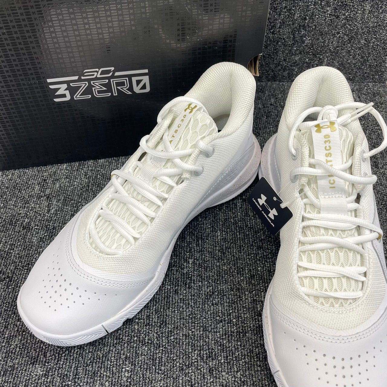 タグ付き】UNDER ARMOR アンダーアーマー バスケットボール シューズ バッシュ 27cm ハイカット ホワイト 3023917-103 SC  3ZERO IV カリースリーゼロ4 - メルカリ