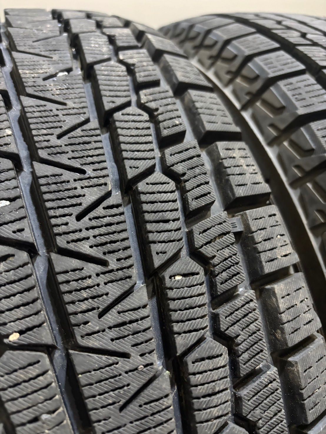 ハリアー80 使用、スタッドレスタイヤ　 ヨコハマ　ic GUARD G075 アイスガード SUV G075 トヨタ ハリアー(80系)用 225/55R19 99Q