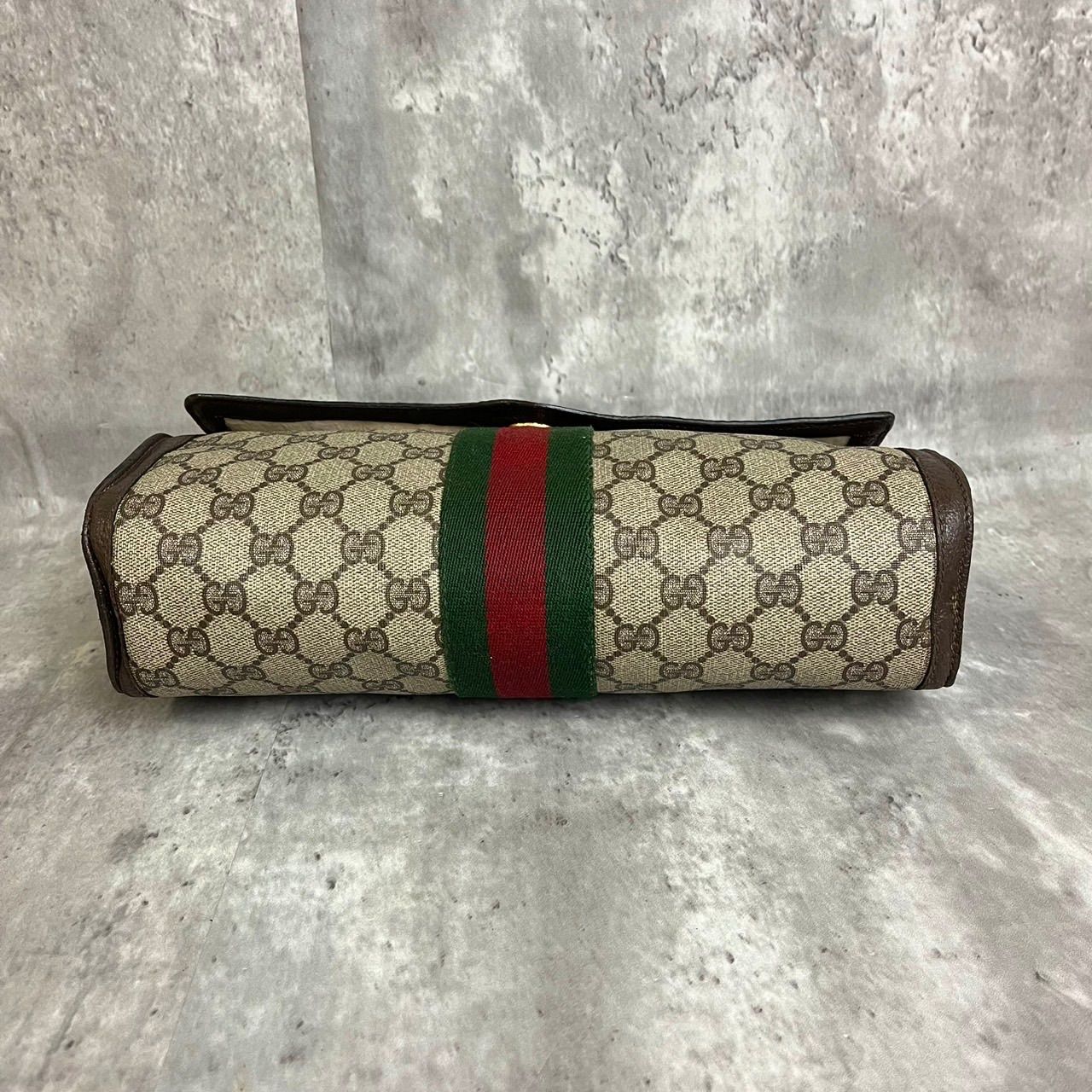 ✨格安✨ OLD GUCCI オールドグッチ セカンドバッグ クラッチバッグ 小物入れ 総柄 インターロッキング フラップ GGスプリーム  シェリーライン シリアル ビンテージ ヴィンテージ PVCレザー ユニセックス レディース メンズ ベージュ 肌色 - メルカリ