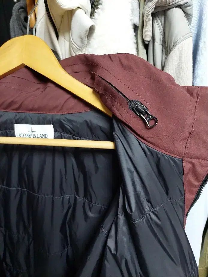 ストーンアイランド バーガンディ