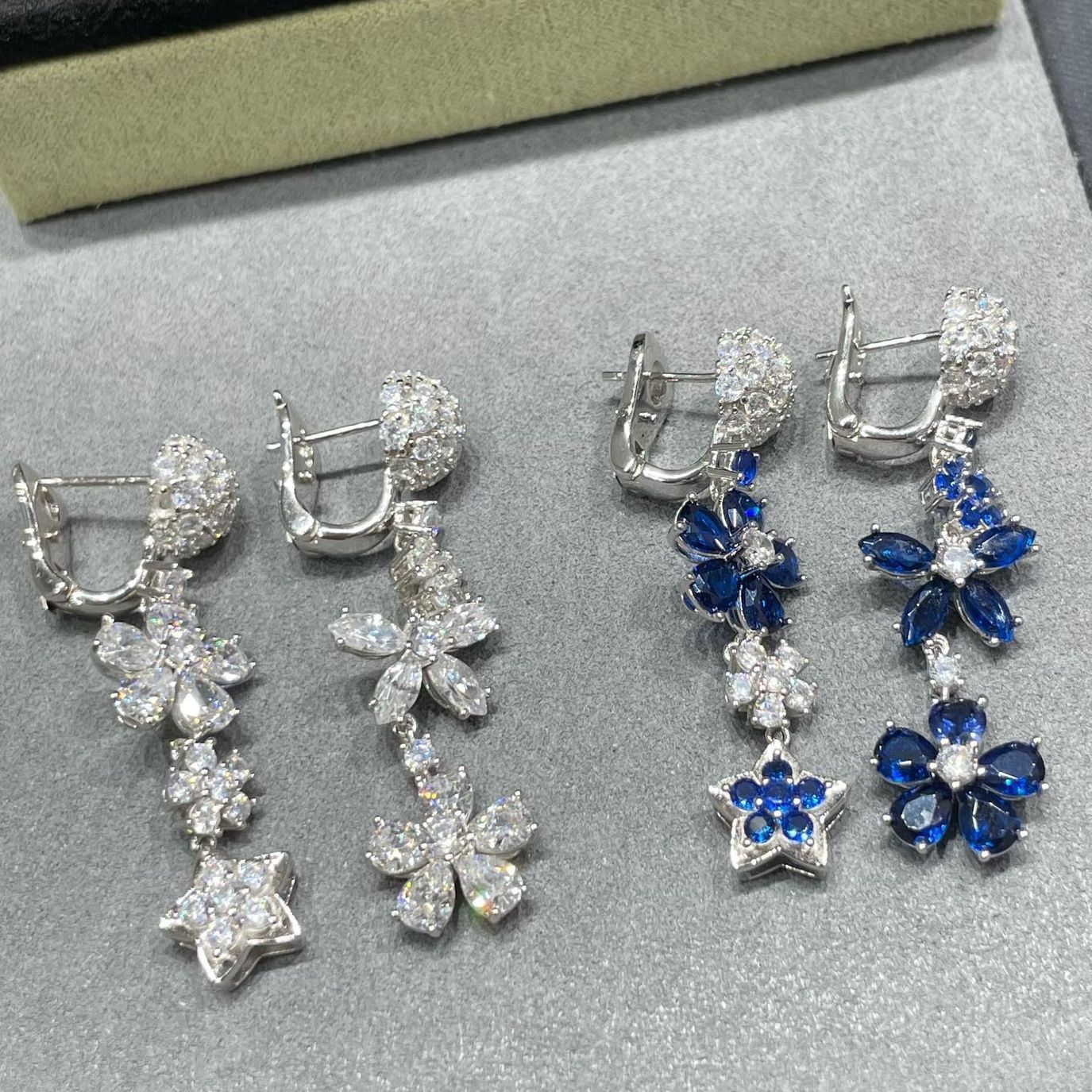 美品 ヴァンクリーフ＆アーペル Van Cleef & Arpels ホワイトドリルフラワーイヤリング ピアス(両耳用)